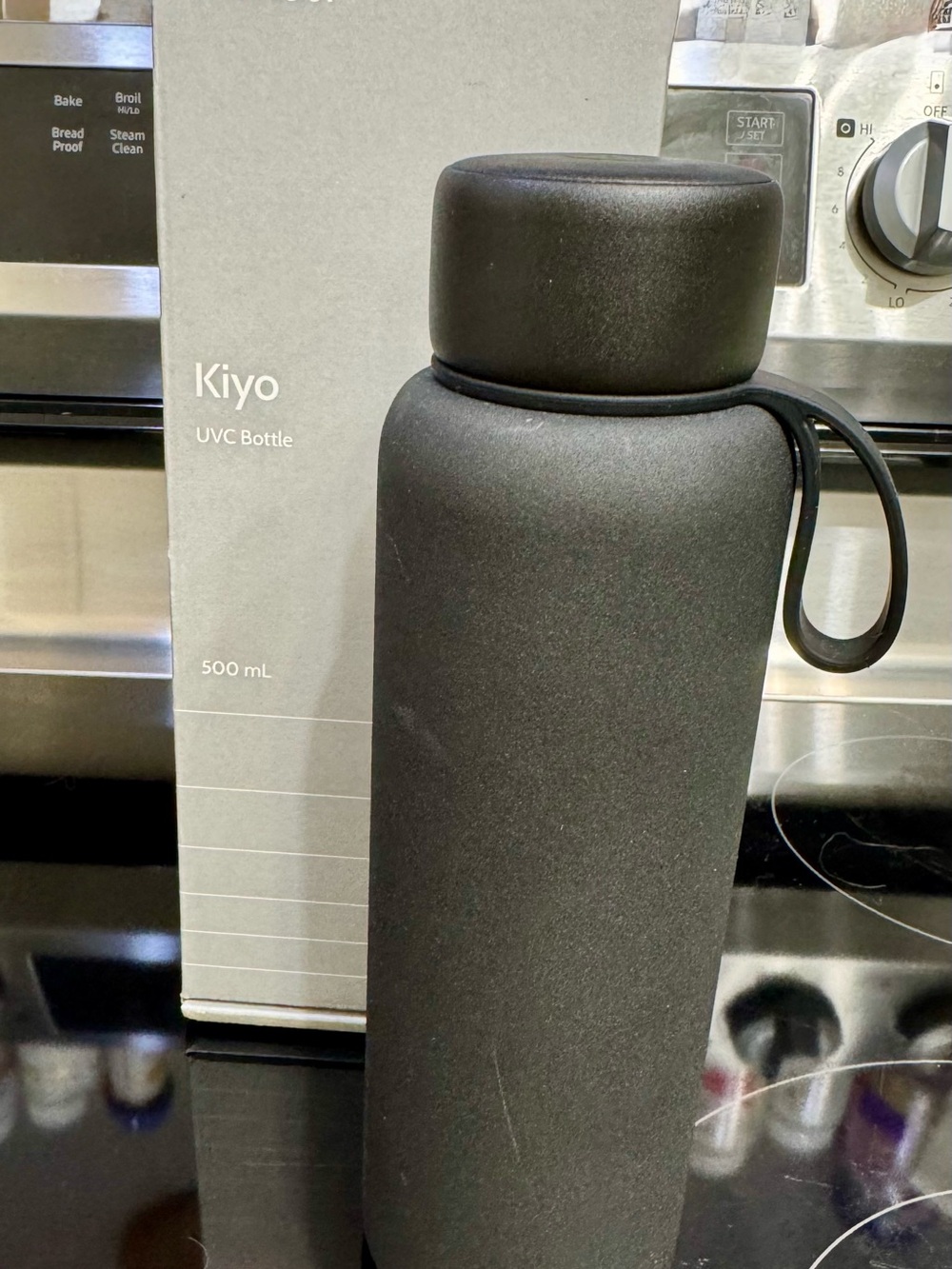 Kiyo UVC Water Bottle in Black - Portable Sterilizing Bottle